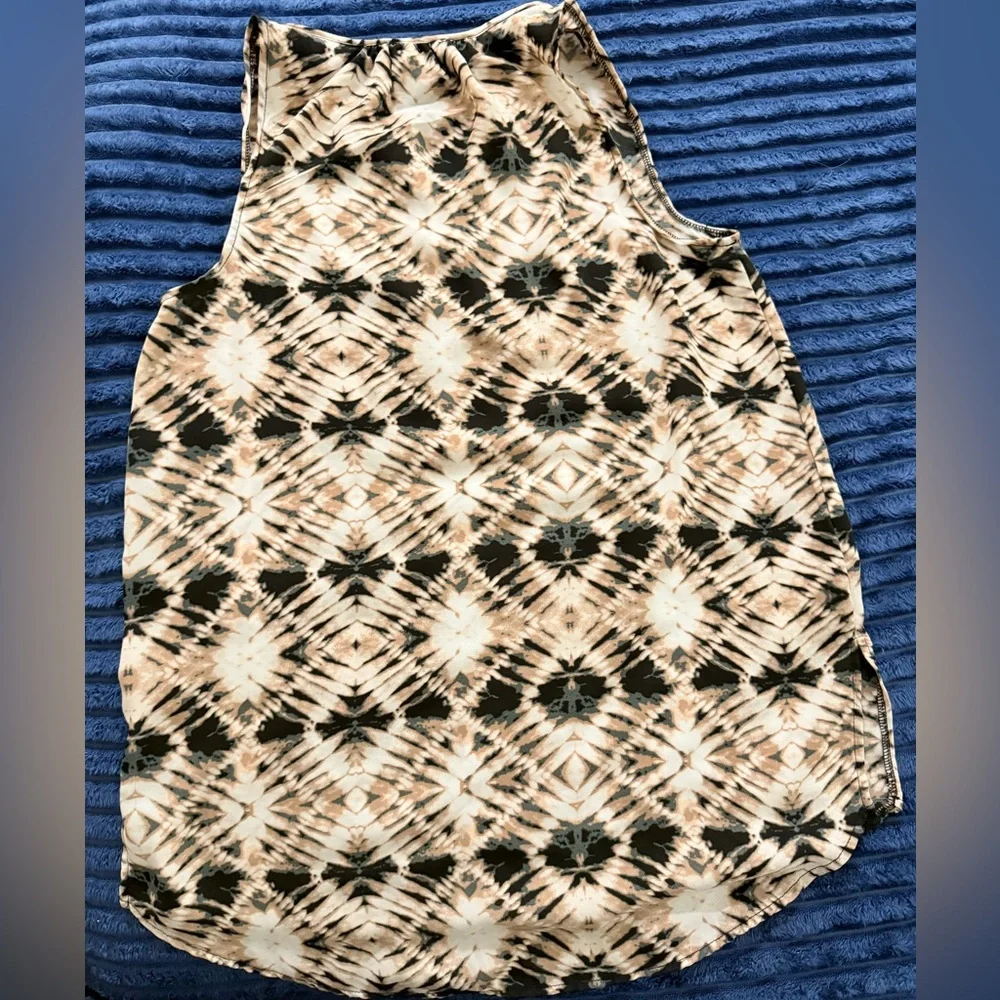 Pink Rose Abstract Pattern Top - Picture 5 of 7